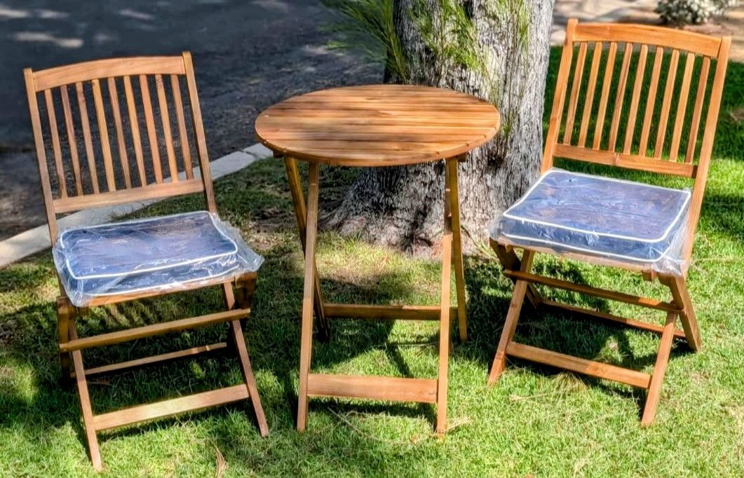 New 3pc Patio Furniture Set. 