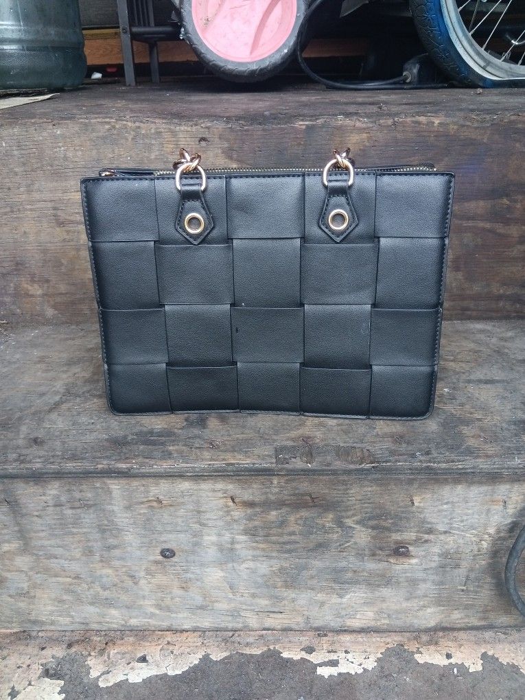Small Black Purse W Gold Chain