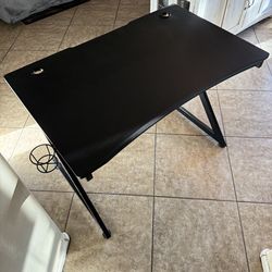 Gaming desk