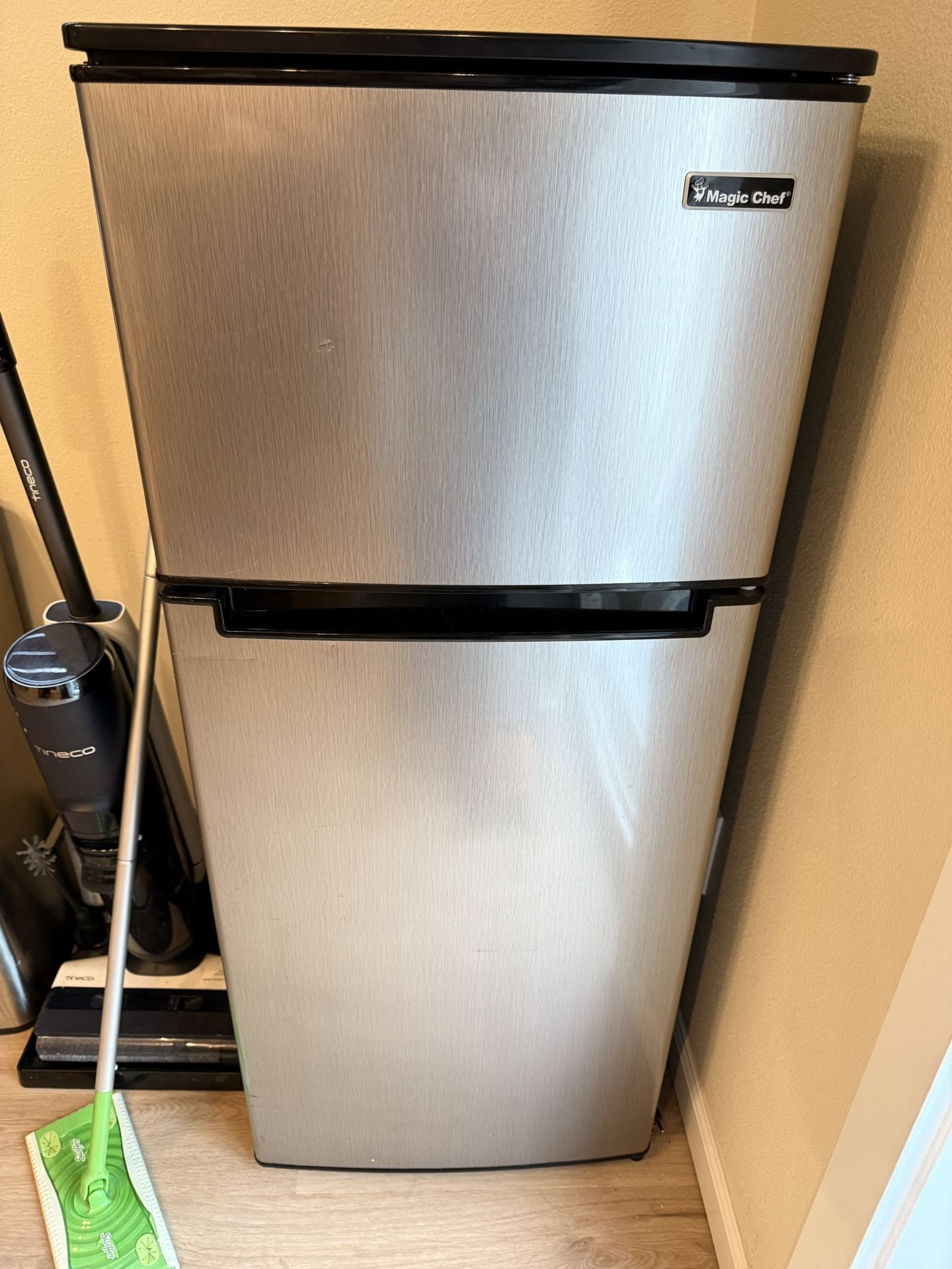 Magic Chef 4.5 cu. ft. 2-Door Mini Refrigerator