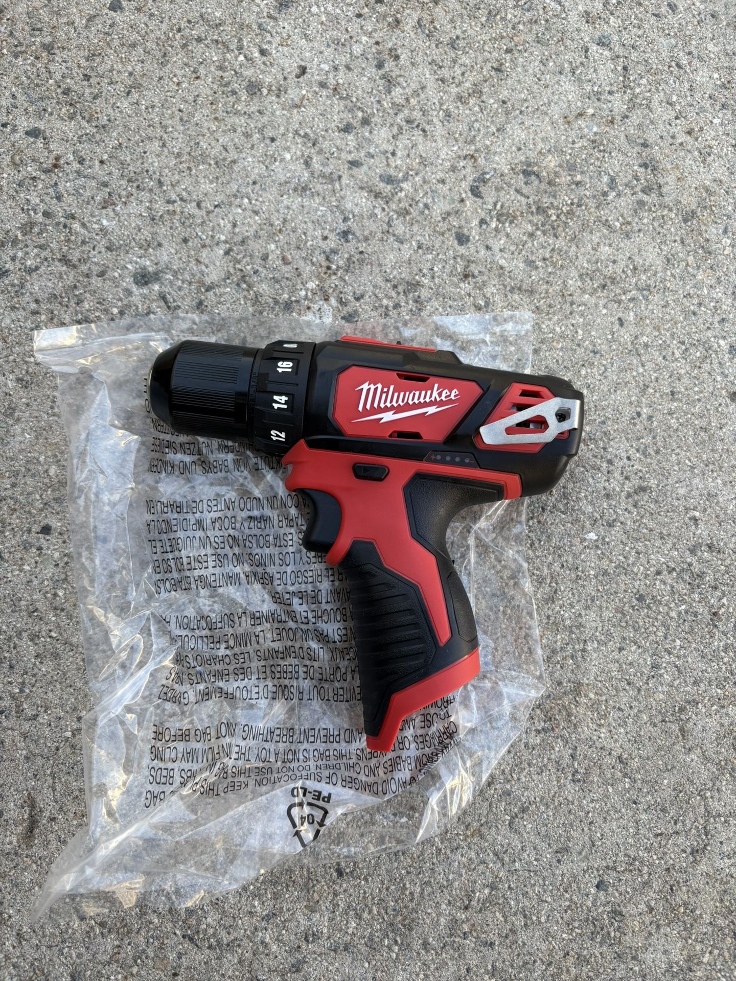 Milwaukee M-12 3/8 Drill Driver Tool Only