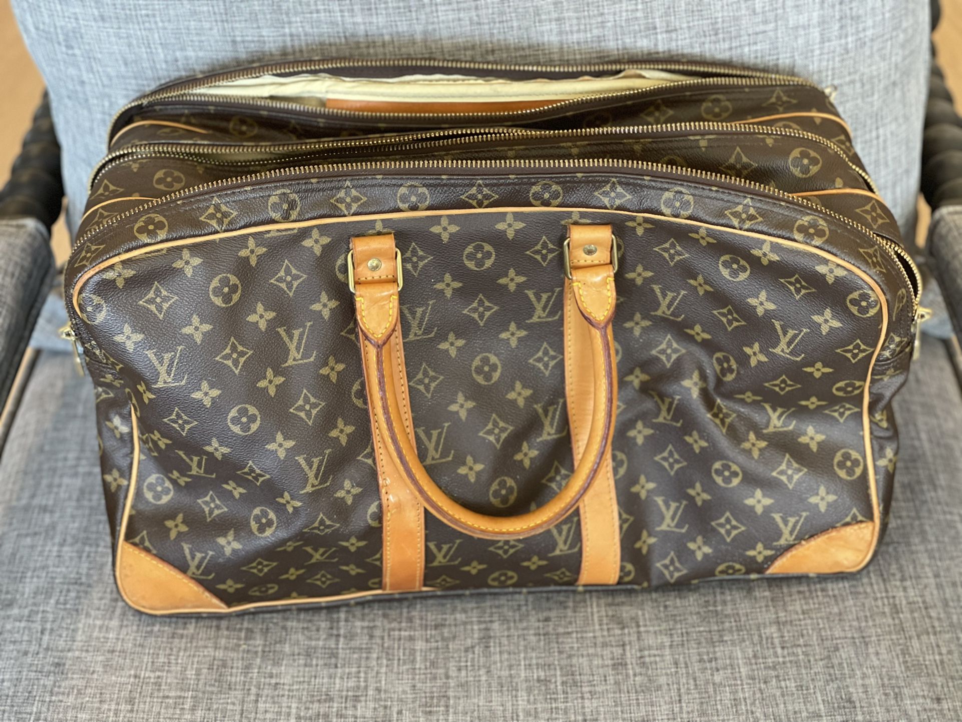 Louis Vuitton Sirius 50 3 zipper luggage Bag (Rare)