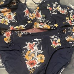 new bikini top & bottom purchased seperatly 