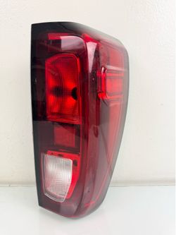 2024 GMC Sierra 2500  Passenger Side RH Tail Light