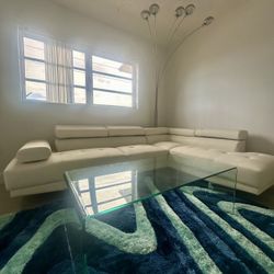 WHITE MODERN SECTIONAL - Adjustable Headrests 😍😍