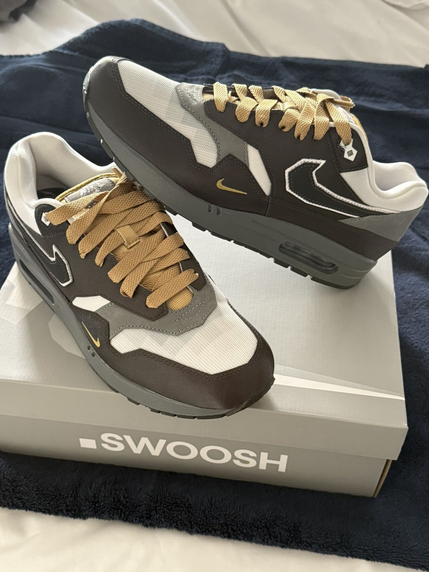 Nike Air Max 1 .SWOOSH Low Poly Big Head Mode