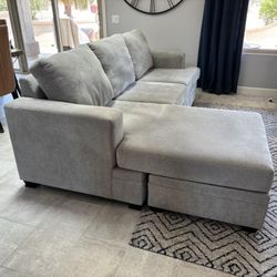 Sofa With Reversible Leg Rest