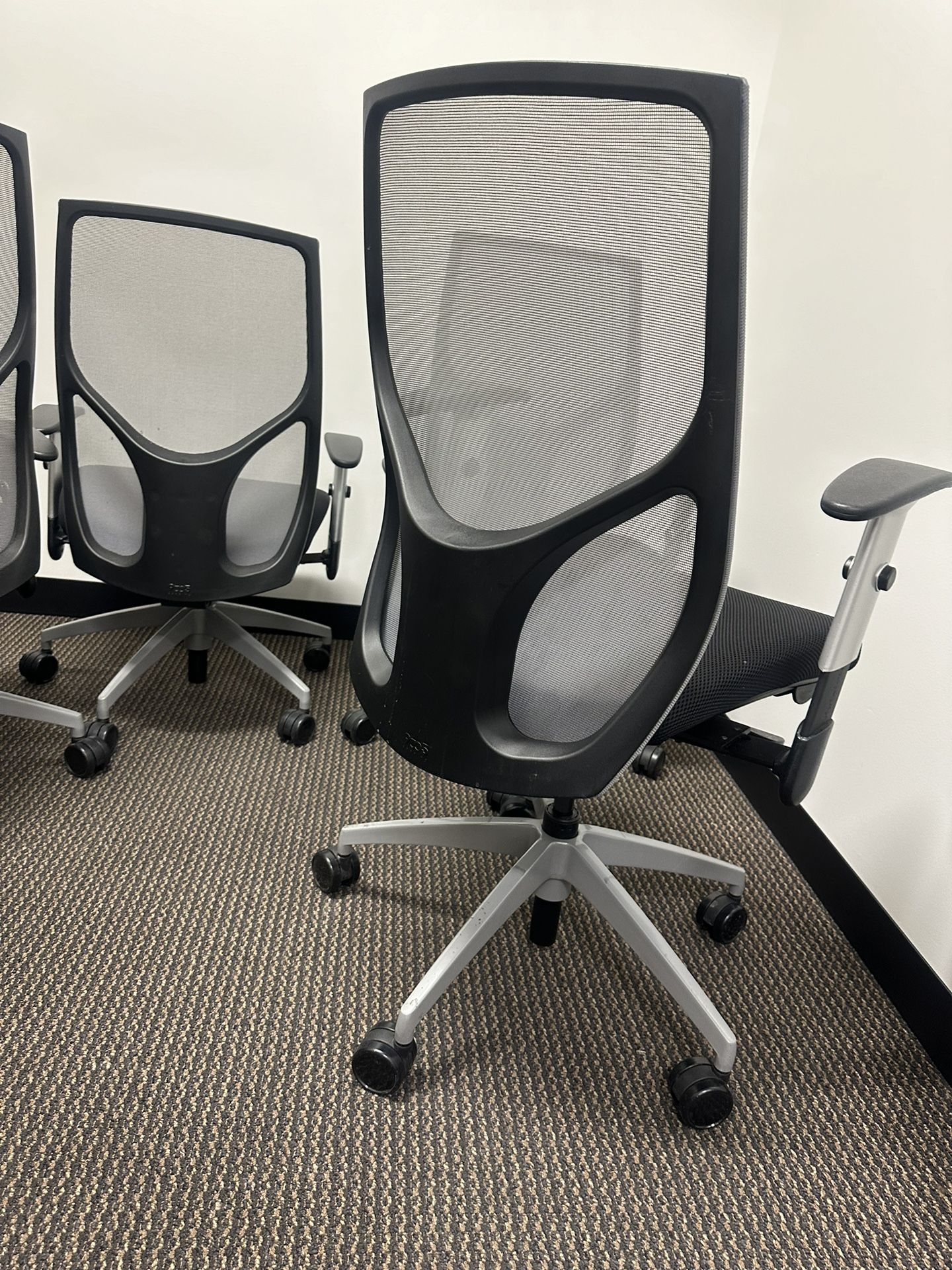 9to5 Seating Ergonomic Office Chairs