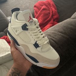 Jordan 4 SB