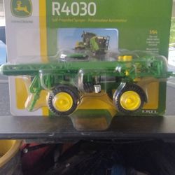 John Deere Tractor R4030 Sprayer 