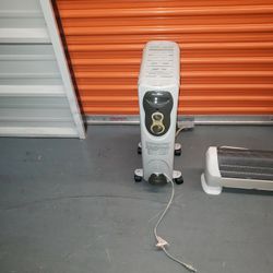 2 Space Heaters 