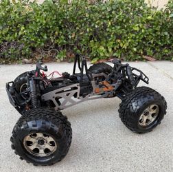 HPI Savage X 4.6 4x4 Roller w/ Servos