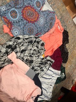 Women’s 2xl shirt bundle