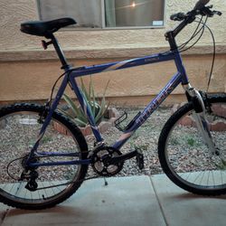 26"TREK 820 MENS MOUNTAIN BIKE. (XL).23". EXCELLLENT CONDITION WITH FRESHLY TUNE UP 👌🏼