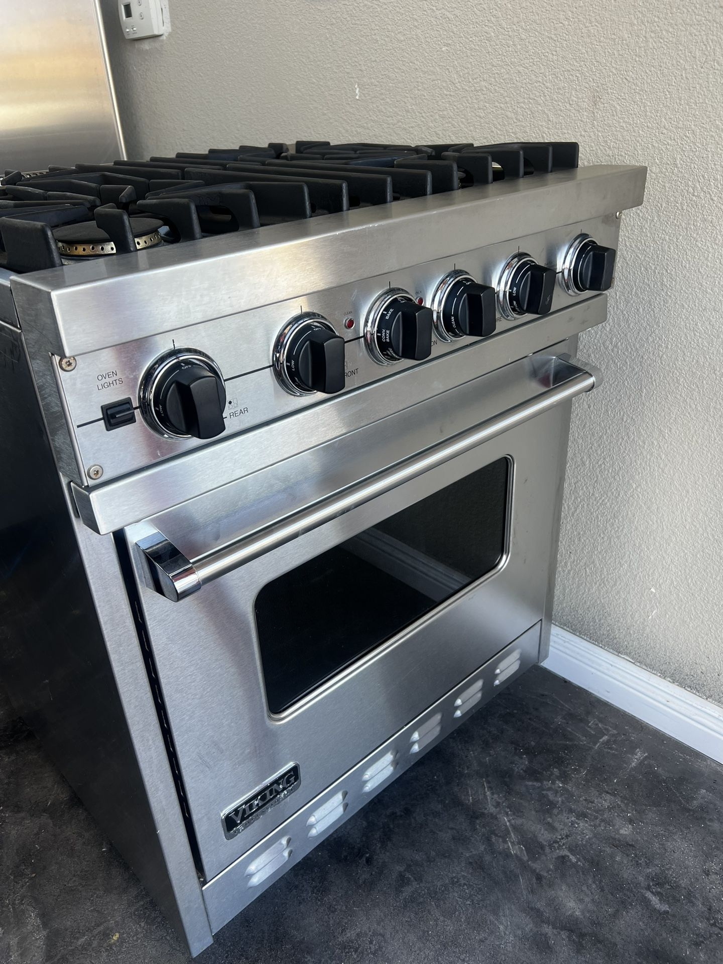 VIKING STOVE 30” DOUBLE FUEL 