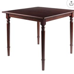 The elegantly turned legs and smooth rounded corners of the Mornay Table call up memories of warm family dinners around the country dining table. And 