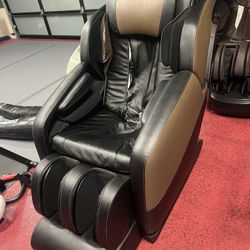 Massage Chair – Full Body, Works Great