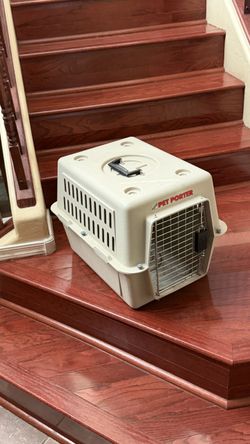 Pet carrier in excellent condition
