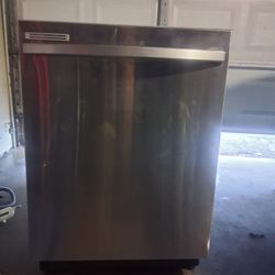 Samsung 24in Stainless Steel Built In Dishwasher 
