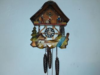 Musical cuckoo clock 180 dlls