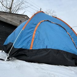 FOUR PERSON TENT FOR CAMPING