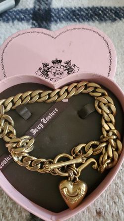 Juicy Couture chain necklace with heart.