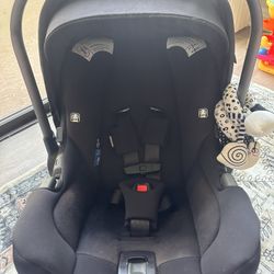 Nuna Pipa Rx Car seat