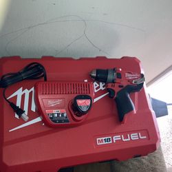 Milwaukee 12 V fuel. Play board charger in the boat battery 1.5