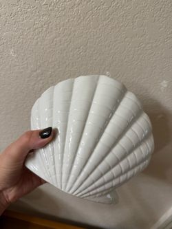 White Ceramic Seashell Decorative Dish