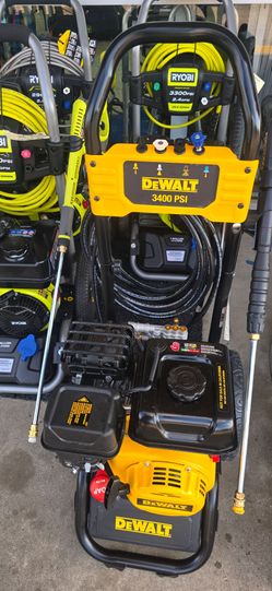 DEWALT 3400PSI GAS POWER WASHER WITH WAND TIPS AND HOSE 270$