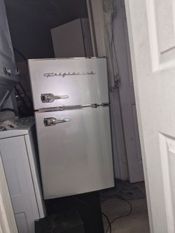 Frigidaire refrigerator