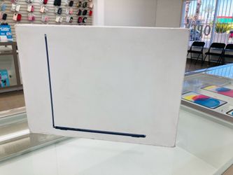 MacBook Air m3 8gb ram 256gb ssd