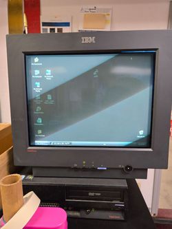 IBM CRT monitor VGA Model C220p