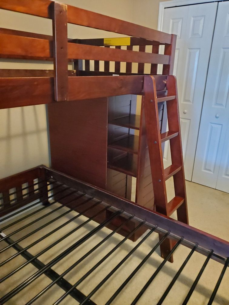 Badcock twin over full bunk bed for Sale in Clermont, FL OfferUp