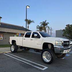 2008 Chevy 2500hd 4x4 Diesel 105k Miles 