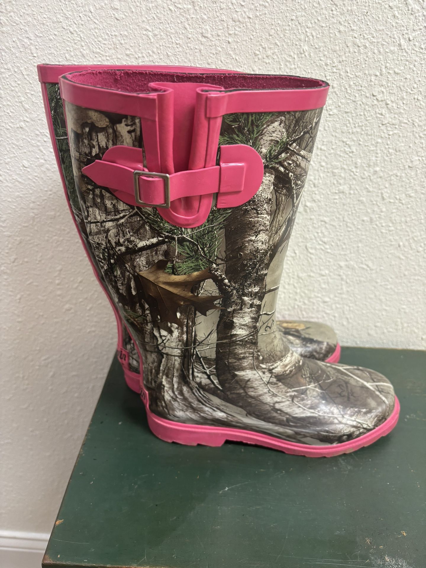 Size 7 Rain boots 