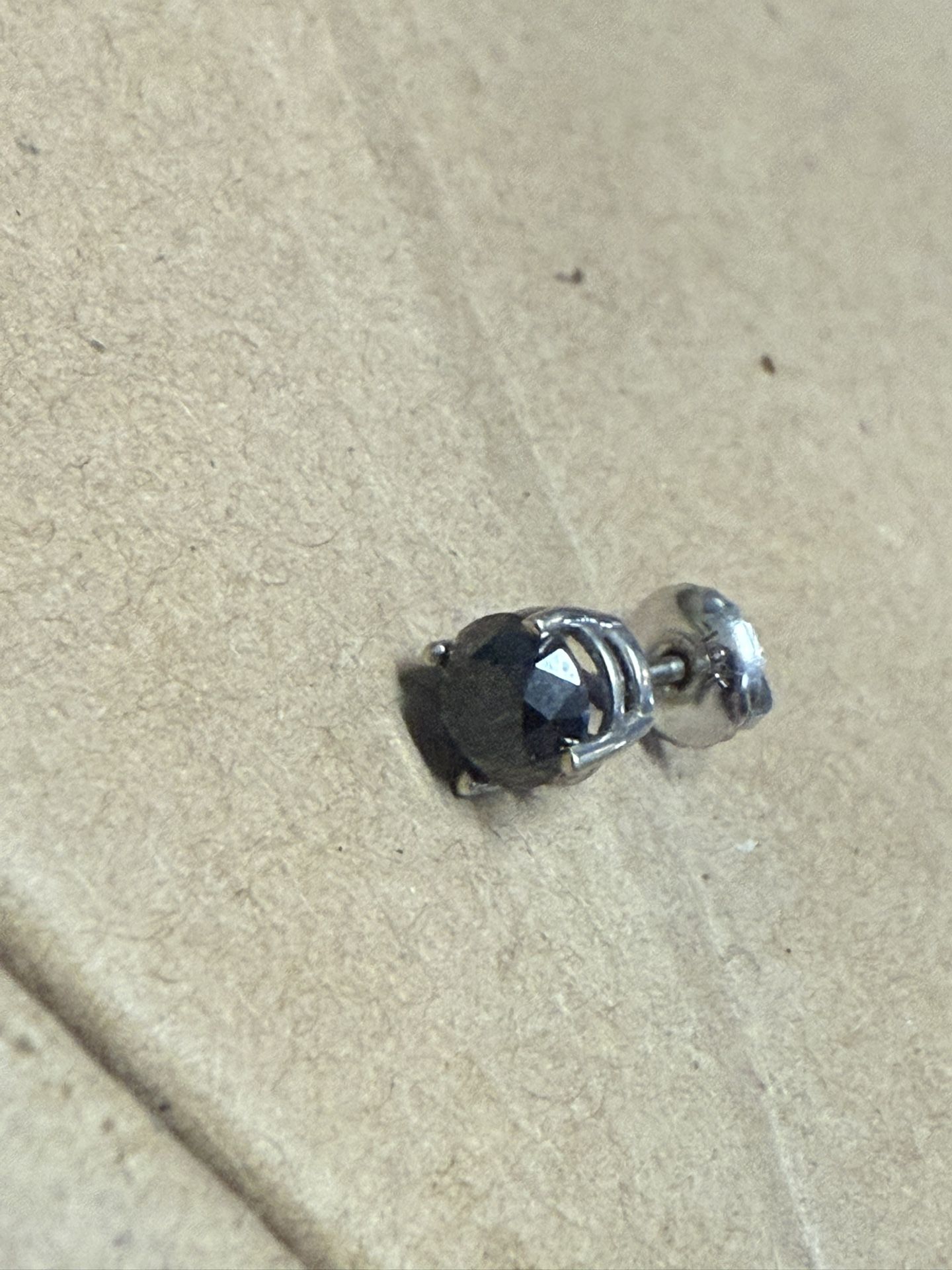 1Kt Black diamond 10k White gold earring