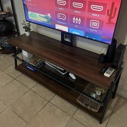 TV Stand 58’