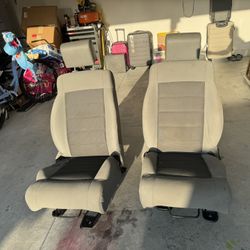 2008 Jeep Wrangler Front Seats