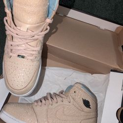 Jordan 1 Retro Sand Dune (GS) (Lightly Used)
