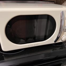 Microwave Like New