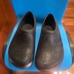 Croc Clogs  size 10 1/2