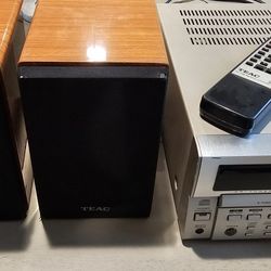 Teac MC-D77 CD Player/Tuner/Amplifier  Teac LS-MC77