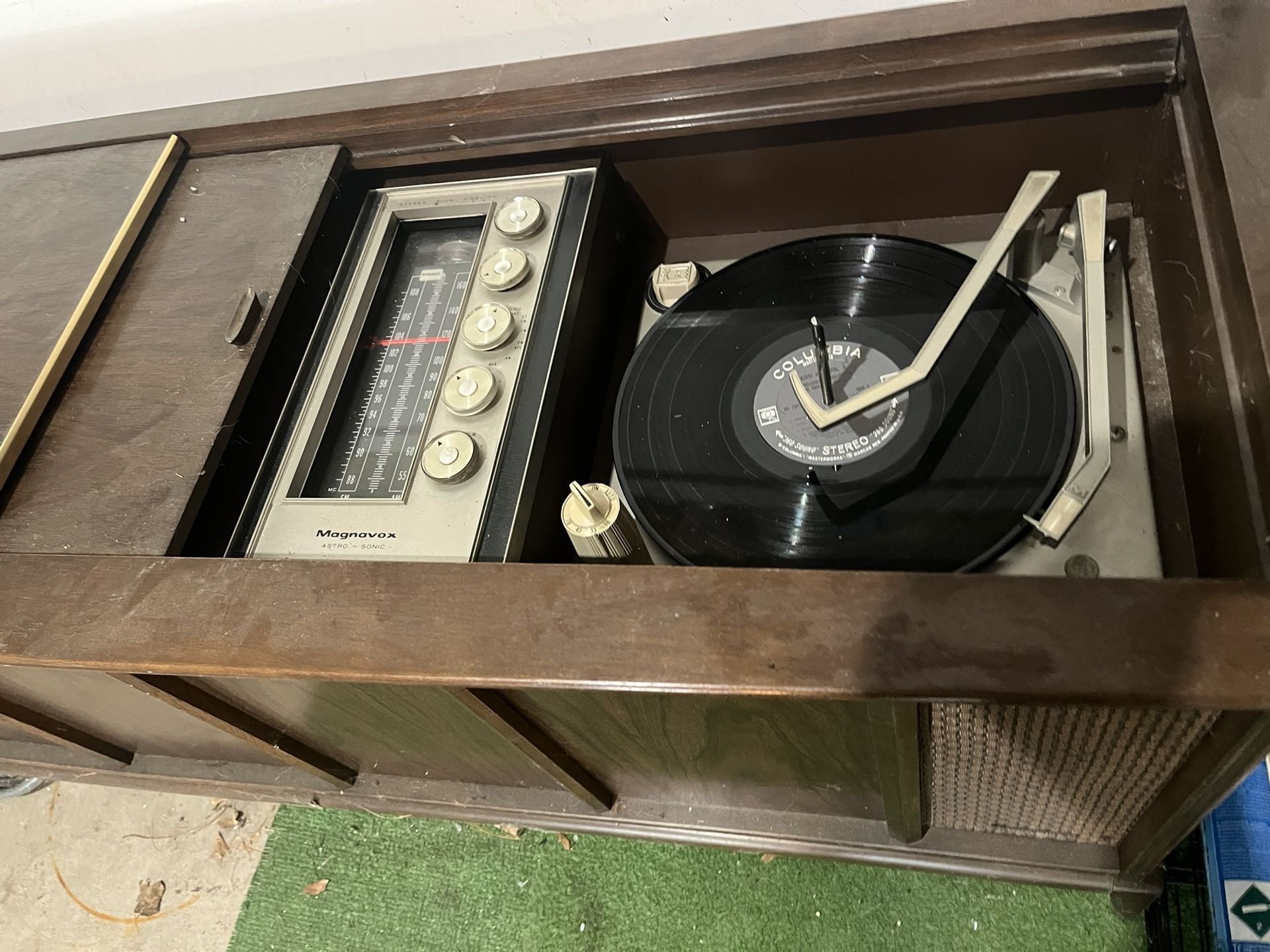 *FREE - Antique console Record Player Table