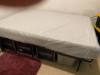 Queen matress and bed frame