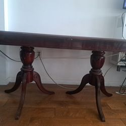 Regency Mohagany Dinning Table 