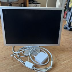 Apple Cinema Display 23” – Aluminum – Great Condition