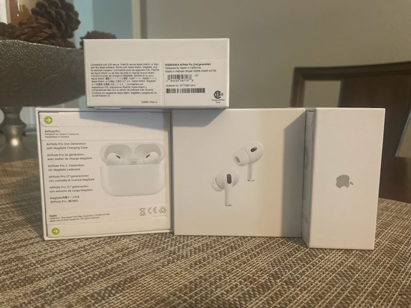 Apple AirPods Pro 2nd Generation with MagSafe Wireless Charging Case - White