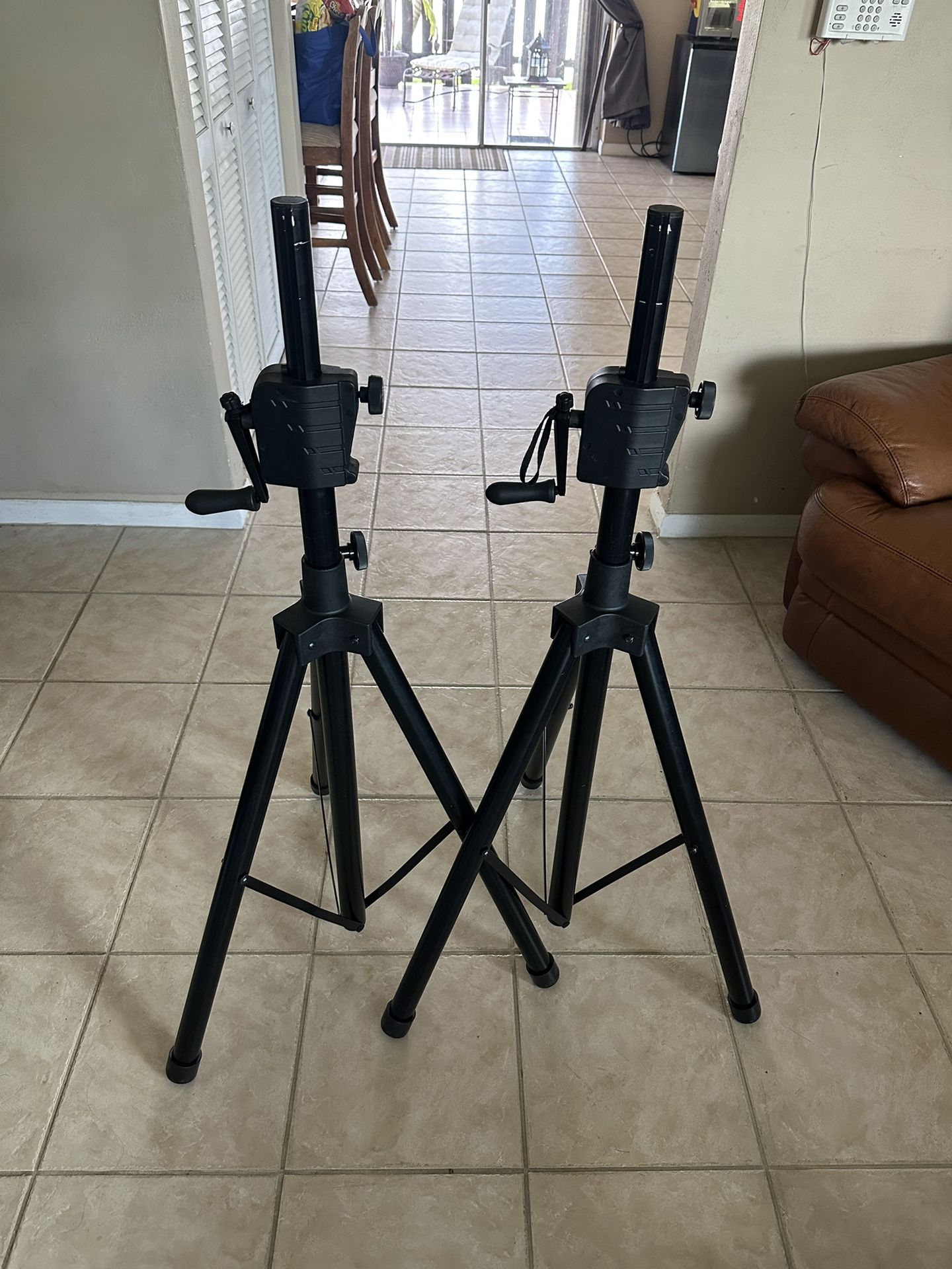 On Stage Crank Up Speaker Stands