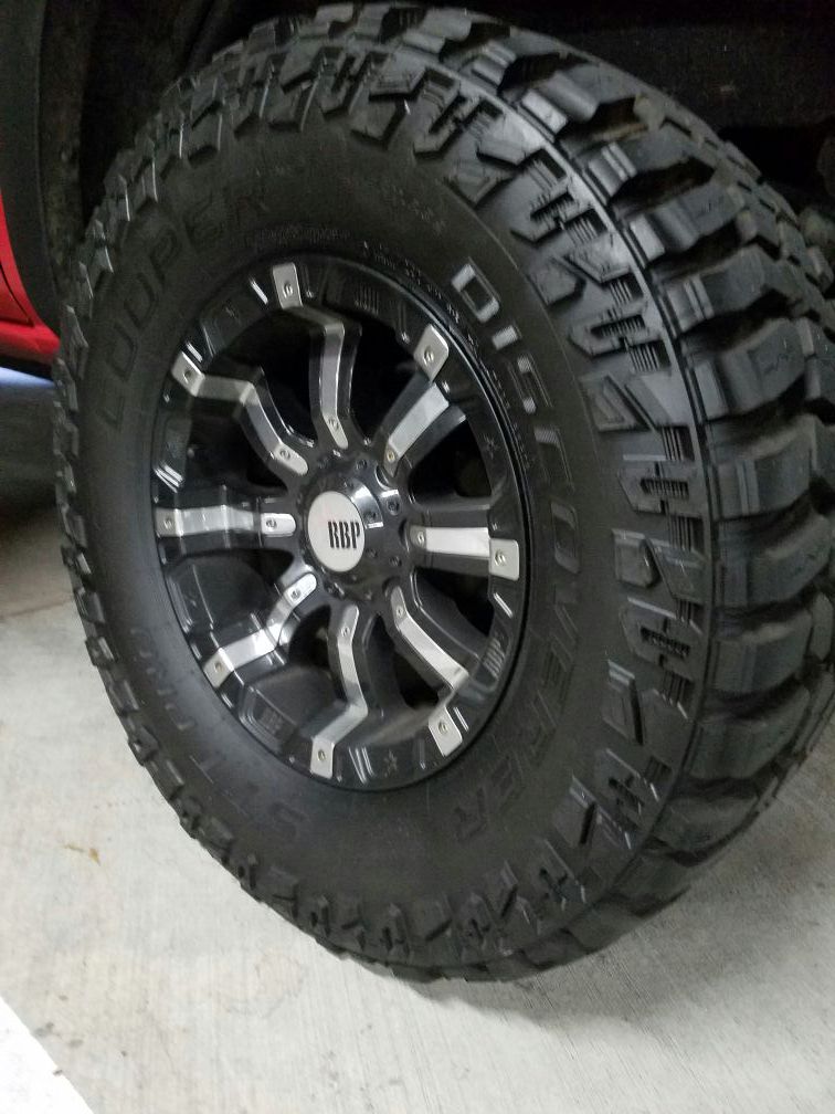 34x12.50R18 Tires